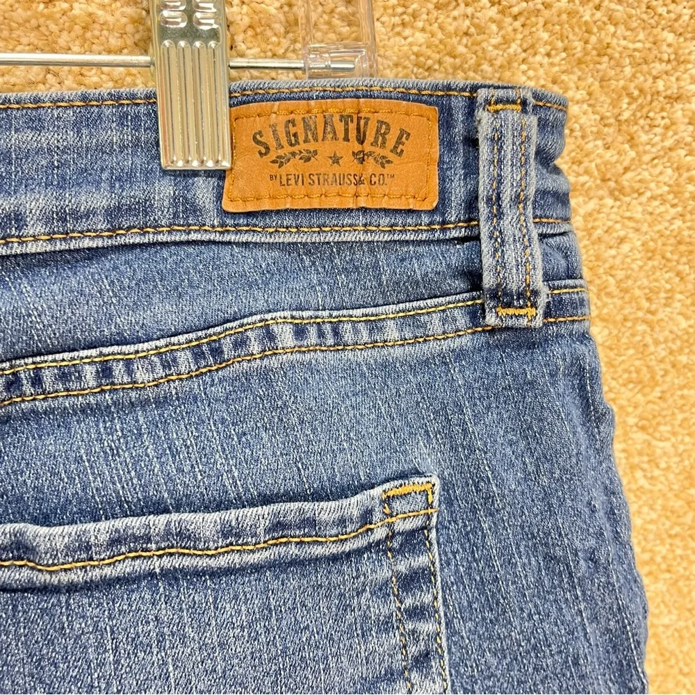 Men’s signature Levi's jeans modern straight‎ leg jeans 33x32 cotton blend fall